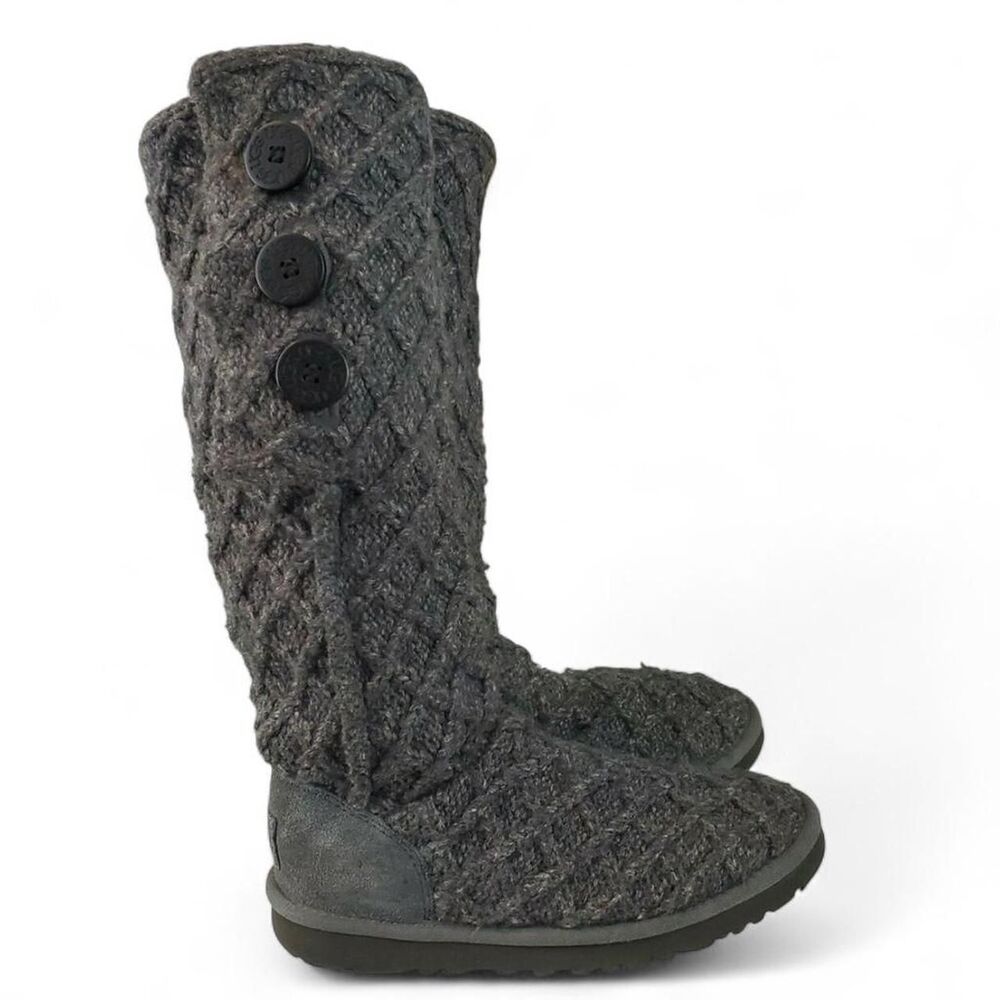 Y2K Womens Ugg Cardy Boots with Buttons SZ 9